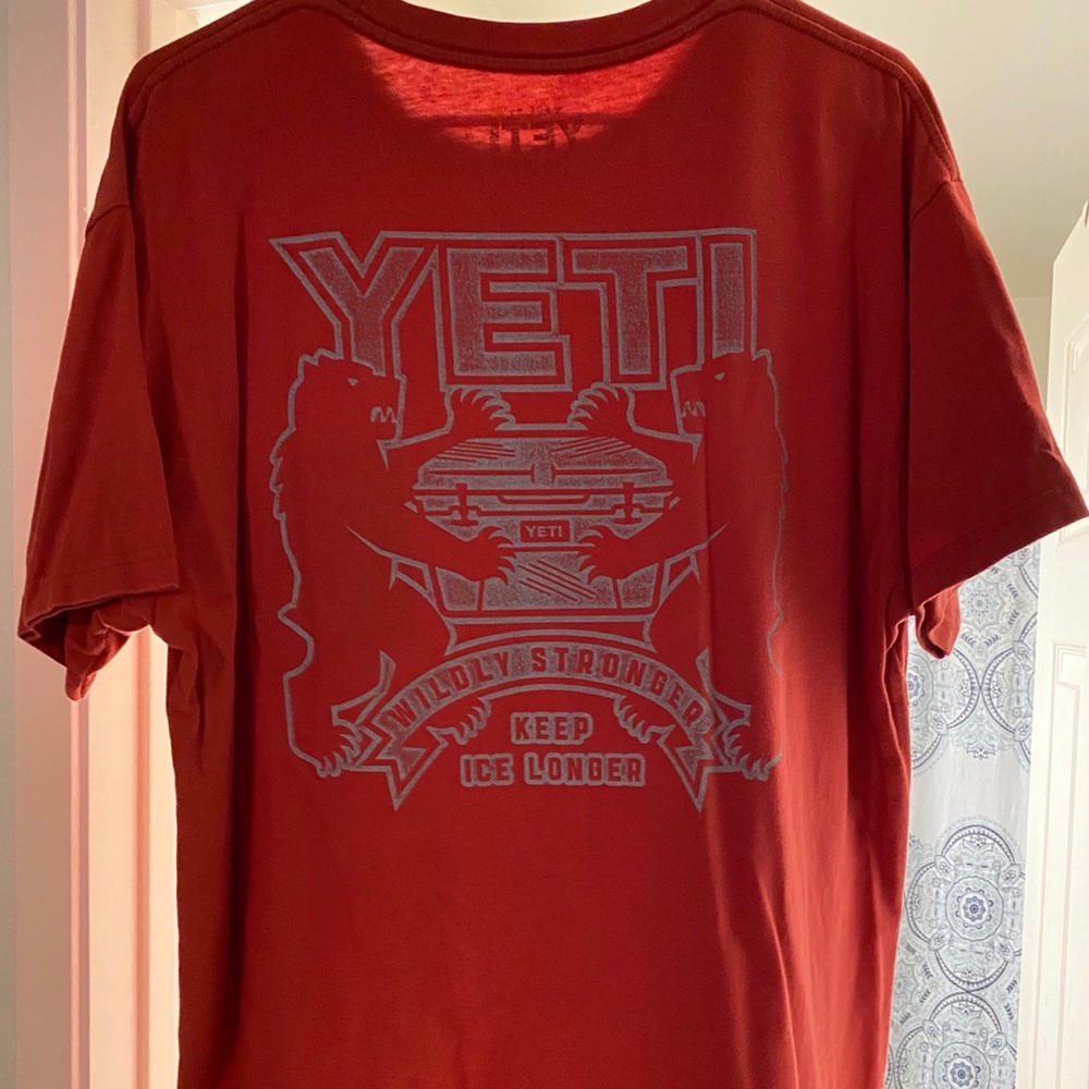 Yeti Men’s Tshirt - Size XL - Red